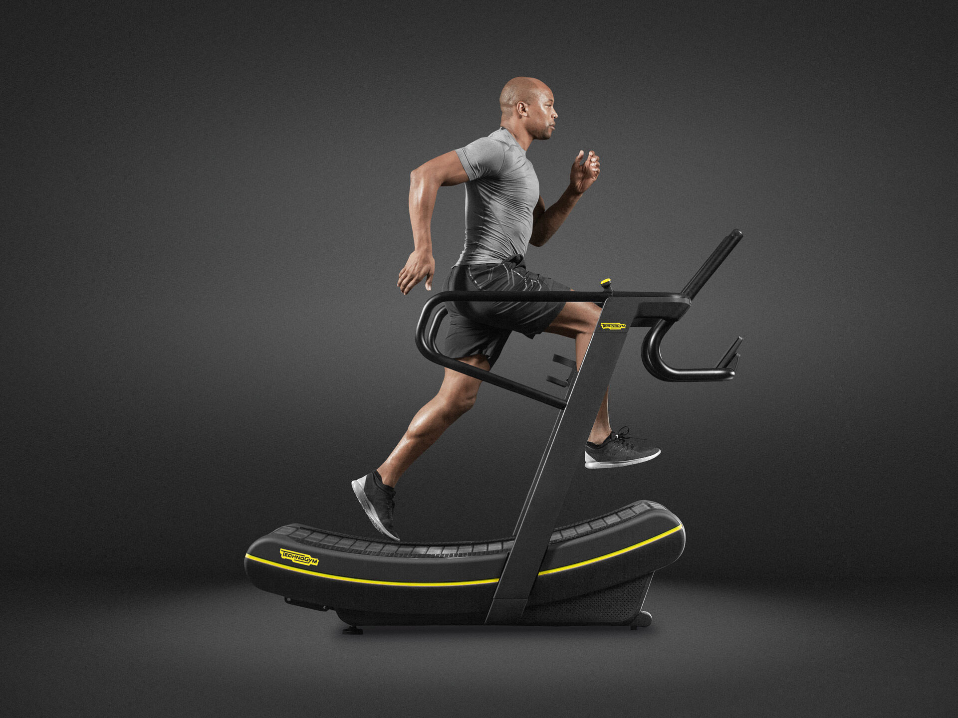 Изогнутая беговая дорожка Technogym SKILLMILL CONNECT