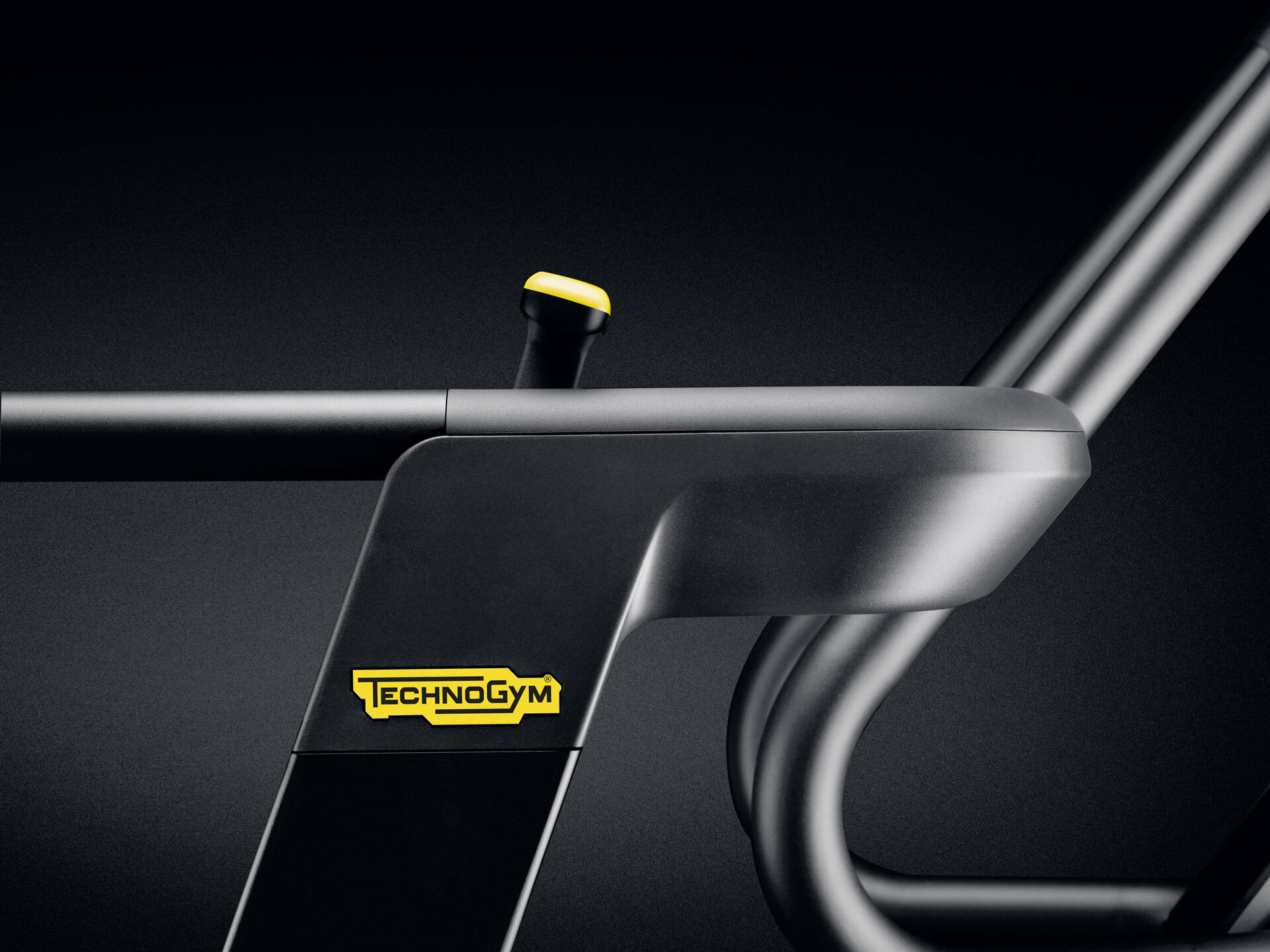 Изогнутая беговая дорожка Technogym SKILLMILL CONNECT